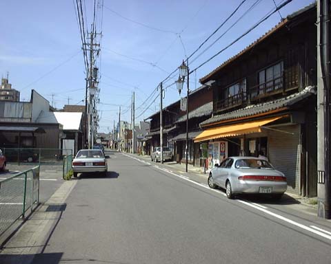 岩倉の町並み(岩倉市下本町) meieki photo viewer